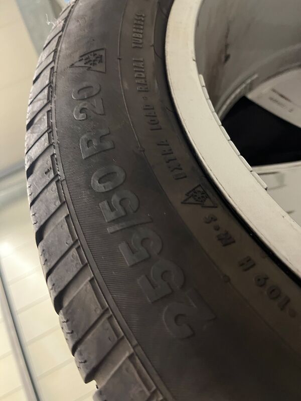 Winterreifen auf Alufelgen 255/50 R20 | so001367 I24 Winterreifen auf Alufelgen 255/50 R20 | so001367 I24
