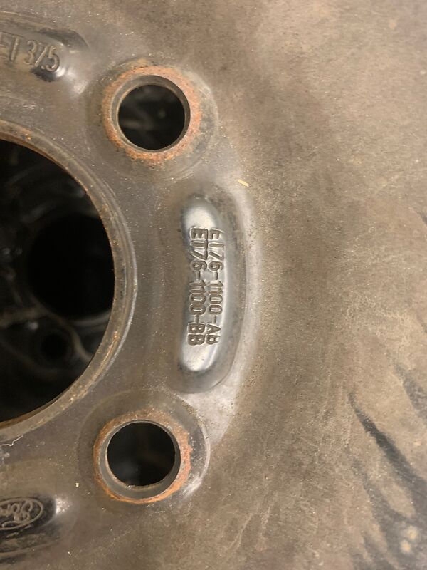 Winterreifen auf Stahlfegen 185/60 R15 | so001364 I24