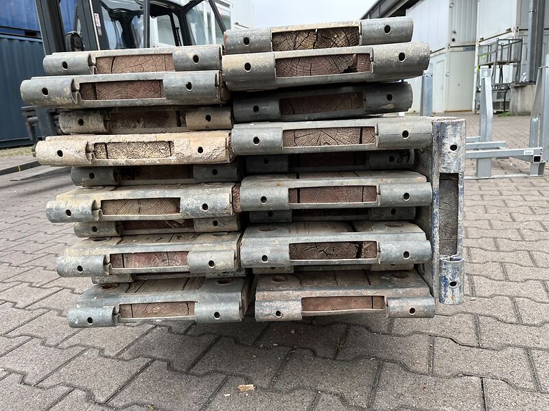 Hünnebeck | Bosta | Vollholzböden L300 aussortiert | so001417 I24