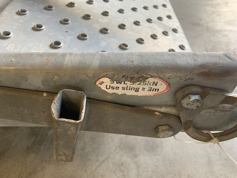 Bautreppe, 12 Stufen mit Geländern | so001366 I24 Bautreppe, 12 Stufen mit Geländern | so001366 I24