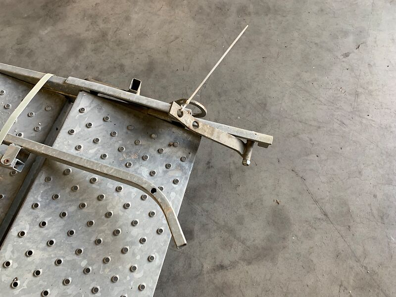 Bautreppe, 12 Stufen mit Geländern | so001366 I24 Bautreppe, 12 Stufen mit Geländern | so001366 I24