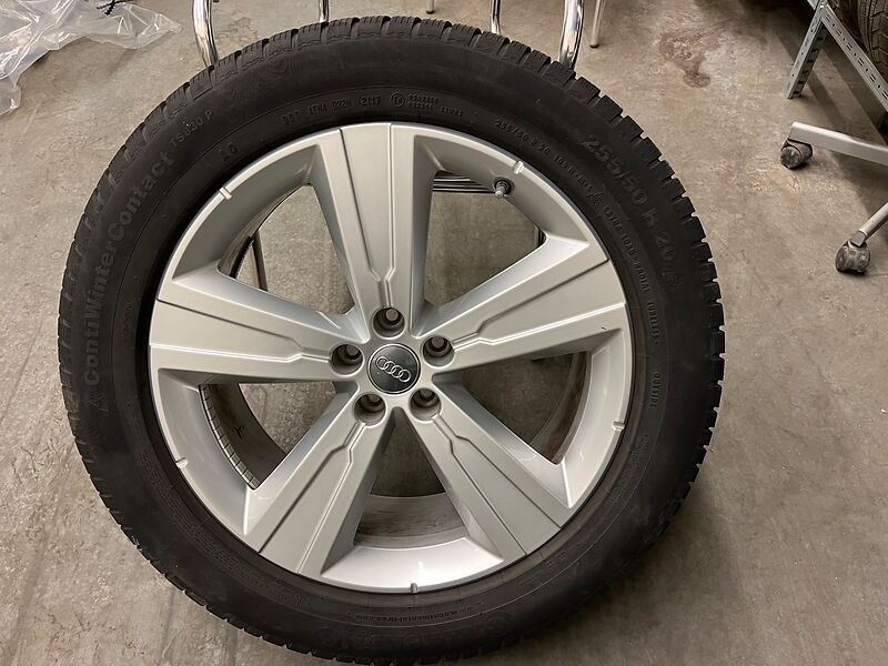 Winterreifen auf Alufelgen 255/50 R20 | so001367 I24 Winterreifen auf Alufelgen 255/50 R20 | so001367 I24