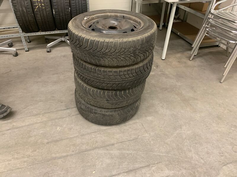 Winterreifen auf Stahlfegen 185/60 R15 | so001364 I24