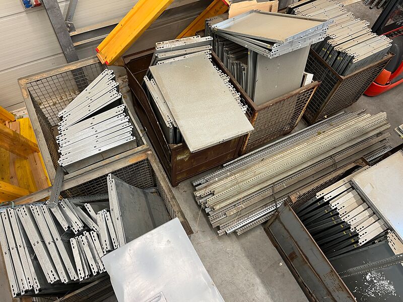 Lagerregal, demontiert, viele Teile | so001363 I24 Lagerregal, demontiert, viele Teile | so001363 I24