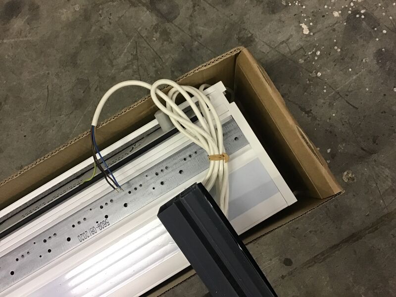 Aufsatzrollladen, elektr., neu, OVP, B 2440 x H 1300mm | so001132 I24