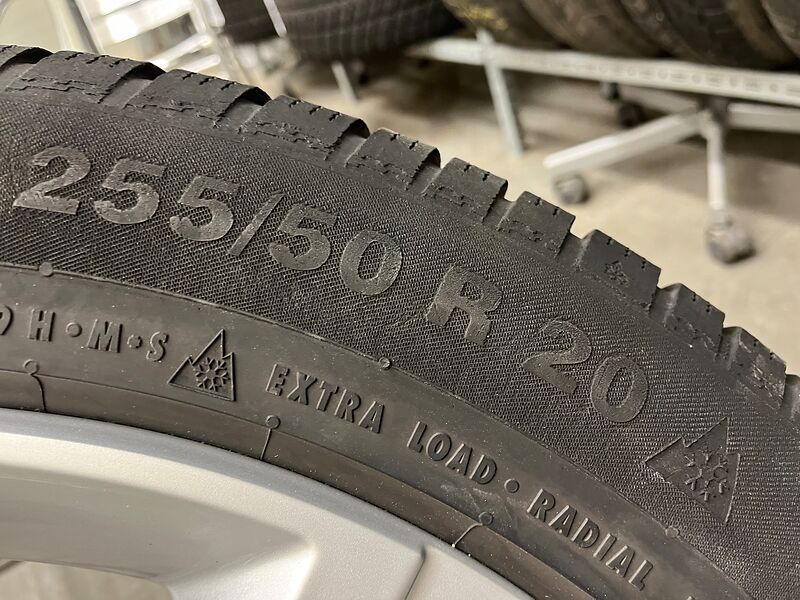 Winterreifen auf Alufelgen 255/50 R20 | so001367 I24 Winterreifen auf Alufelgen 255/50 R20 | so001367 I24