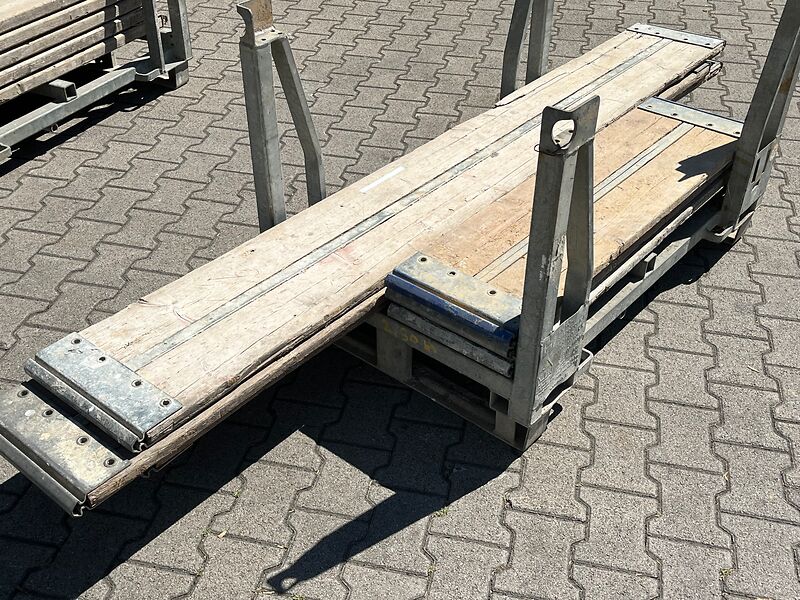 Hünnebeck | Bosta | Holzböden, Stahlsteg, aussort. | so001425 I24