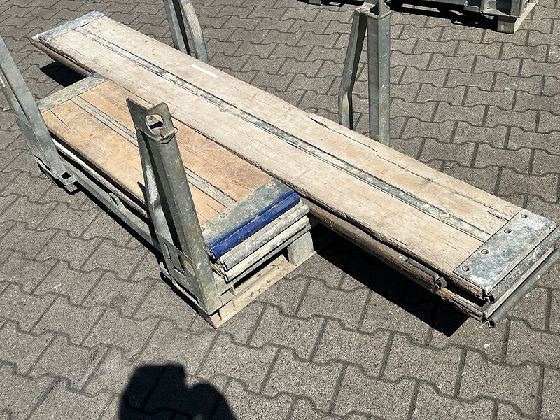 Hünnebeck | Bosta | Holzböden, Stahlsteg, aussort. | so001425 I24