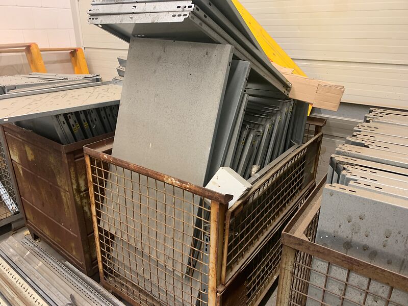 Lagerregal, demontiert, viele Teile | so001363 I24 Lagerregal, demontiert, viele Teile | so001363 I24