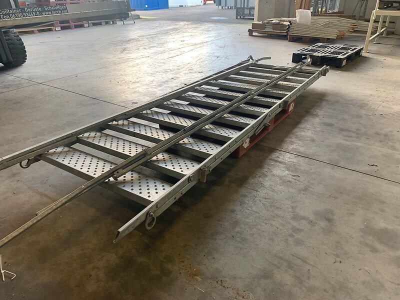 Bautreppe, 12 Stufen mit Geländern | so001366 I24 Bautreppe, 12 Stufen mit Geländern | so001366 I24