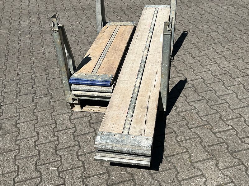 Hünnebeck | Bosta | Holzböden, Stahlsteg, aussort. | so001425 I24