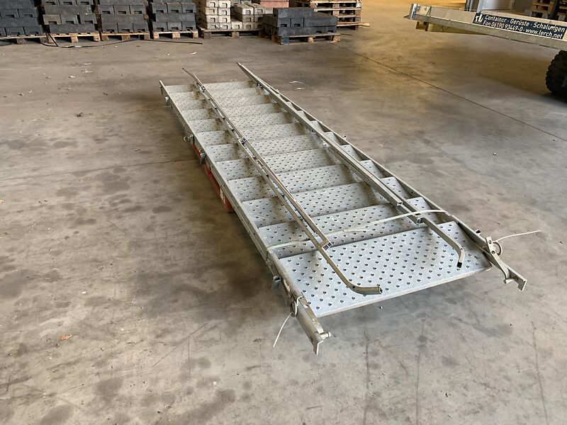 Bautreppe, 12 Stufen mit Geländern | so001366 I24 Bautreppe, 12 Stufen mit Geländern | so001366 I24