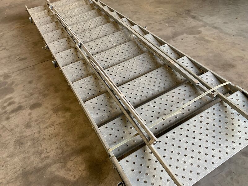 Bautreppe, 12 Stufen mit Geländern | so001366 I24