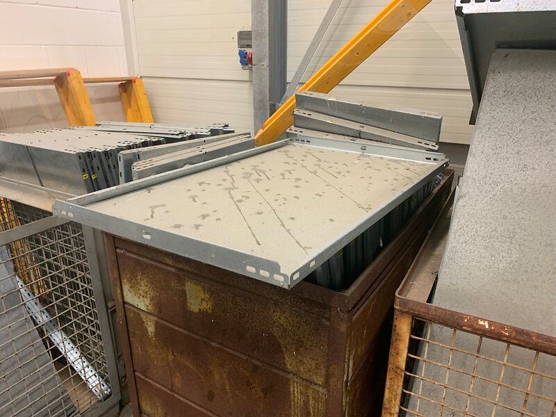 Lagerregal, demontiert, viele Teile | so001363 I24 Lagerregal, demontiert, viele Teile | so001363 I24