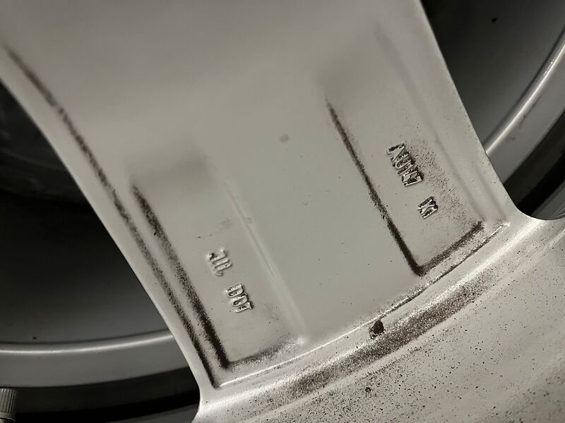 Winterreifen auf Alufelgen 255/50 R20 | so001367 I24 Winterreifen auf Alufelgen 255/50 R20 | so001367 I24