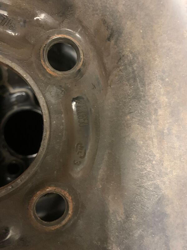 Winterreifen auf Stahlfegen 185/60 R15 | so001364 I24