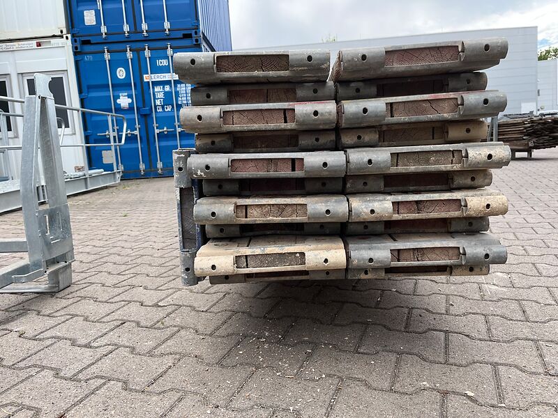 Hünnebeck | Bosta | Vollholzböden L300 aussortiert | so001417 I24